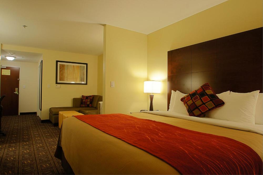 King Suite - Non-Smoking interior